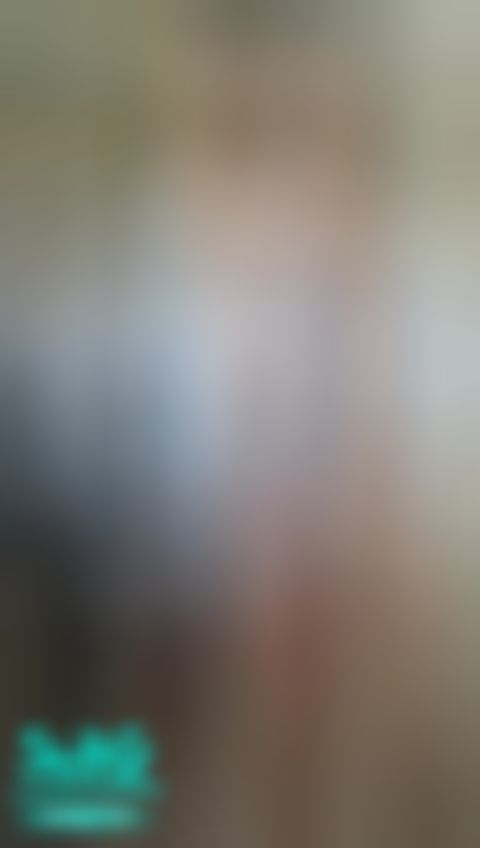 w*******y : 全裸露臉腹肌  穿著鄰居的工作制服 拿著鄰居的內褲  超級爽  直接爽噴在內褲上   又濃又多🌋🔞必看否則會後悔😈😜😏👀