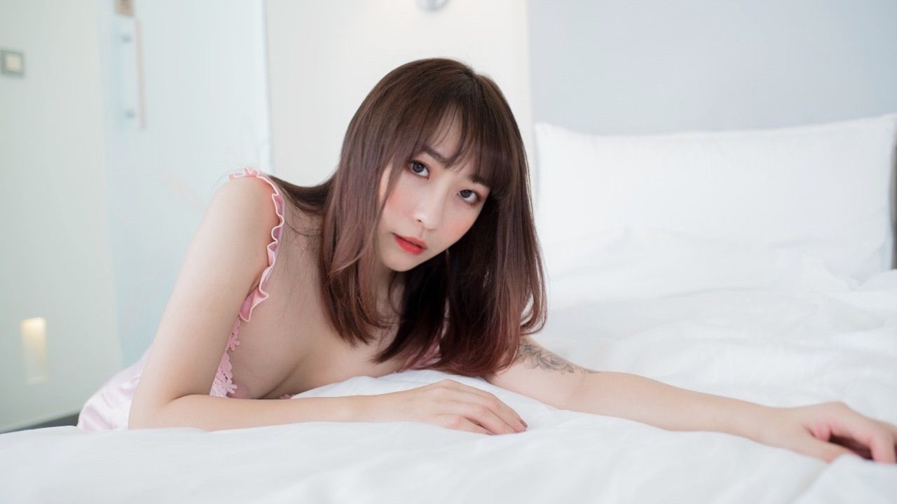 l******a : 露臉的誘惑 你承受的住嗎？
看的小卡女僕自慰難耐的樣子你想解救她嗎！
絕對服從的M型女孩👧🏻