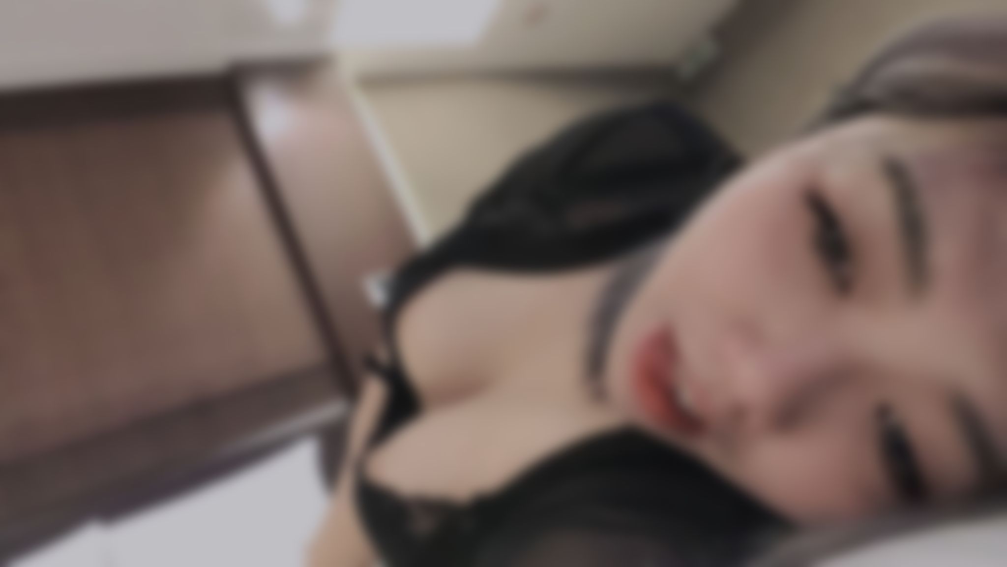 areireihoney : 《胖阿芮時期》🔥無套/旅館走廊、陽台愛愛🔞👦🏻姐妹一旁OB男大生依然持久抽插芮芮👦🏻🔞