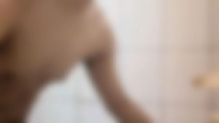 y****i : 洗澡，洗澡，洗澎澎