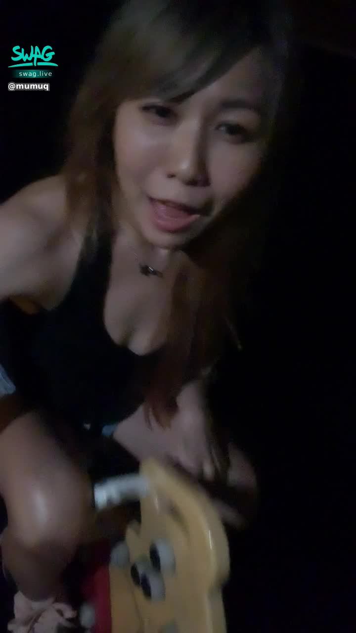 mumuq : 看沐沐是不是超會搖的😍

被無套中出就可以免費住一晚❓性愛旅人實踐 B&B打砲換宿💋4K高清1Hr無冷場👅最後帶上老闆的精液搭車回台北🤤

https://go.swag.live/?link=https://app.swag.live/flix/5dd7960e0e287f6901527215