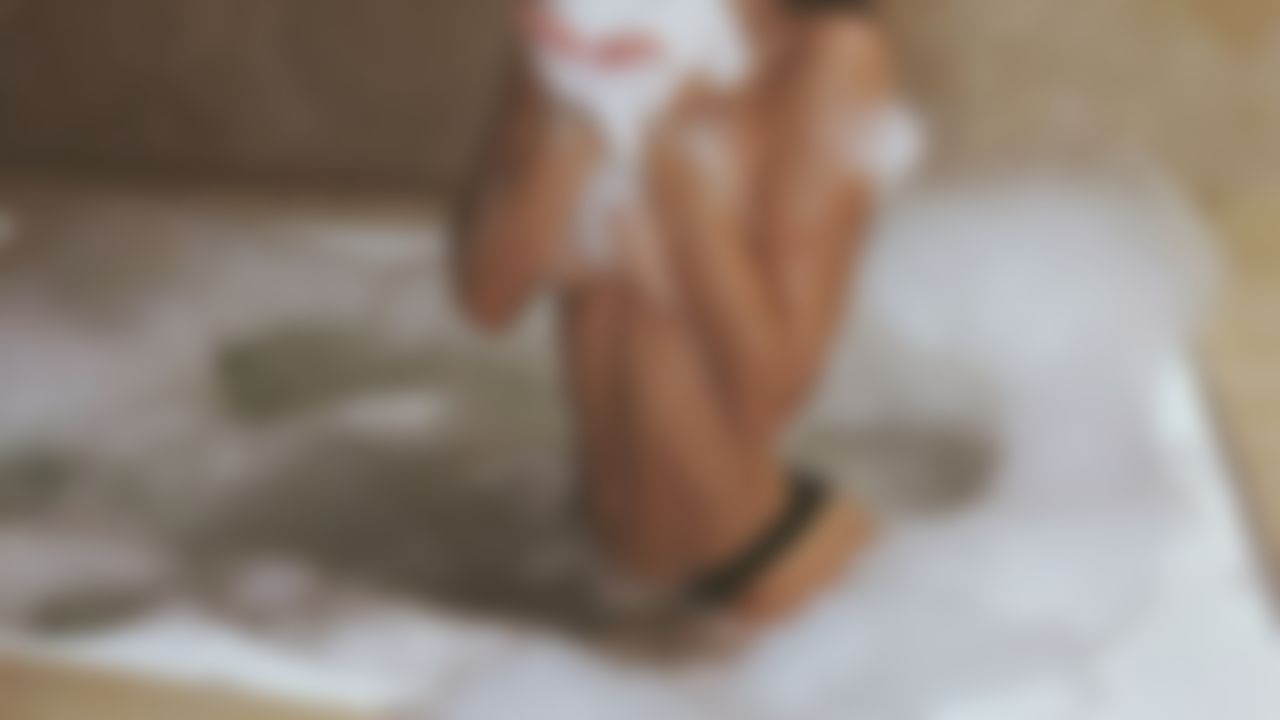 i***********i : My tits in your hands 😈