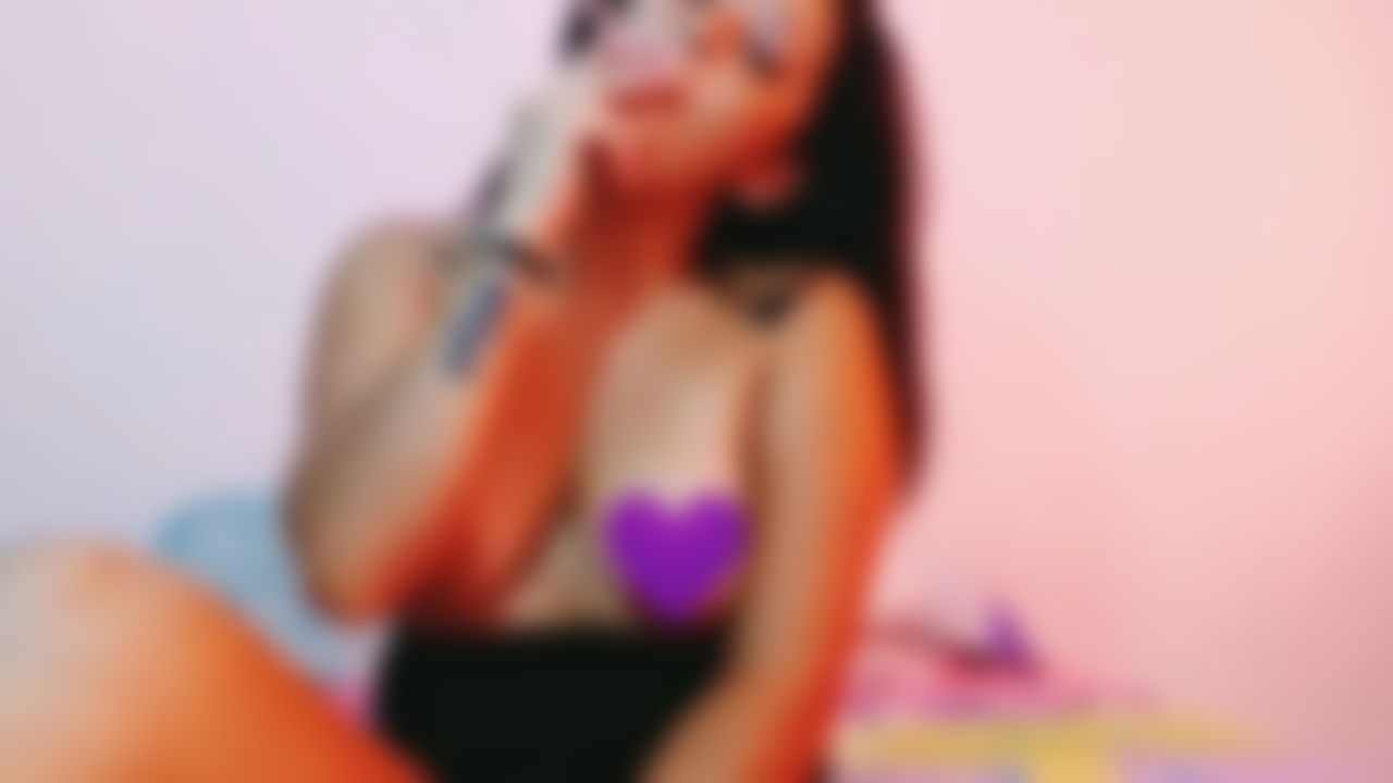  : Smoking Hot... 💦🚬