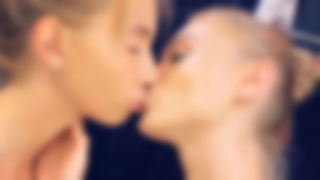 w**********a : mmm one more lesbian with my baby 😘