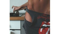 i***********i : Siente mucho deseo por mi cuerpo