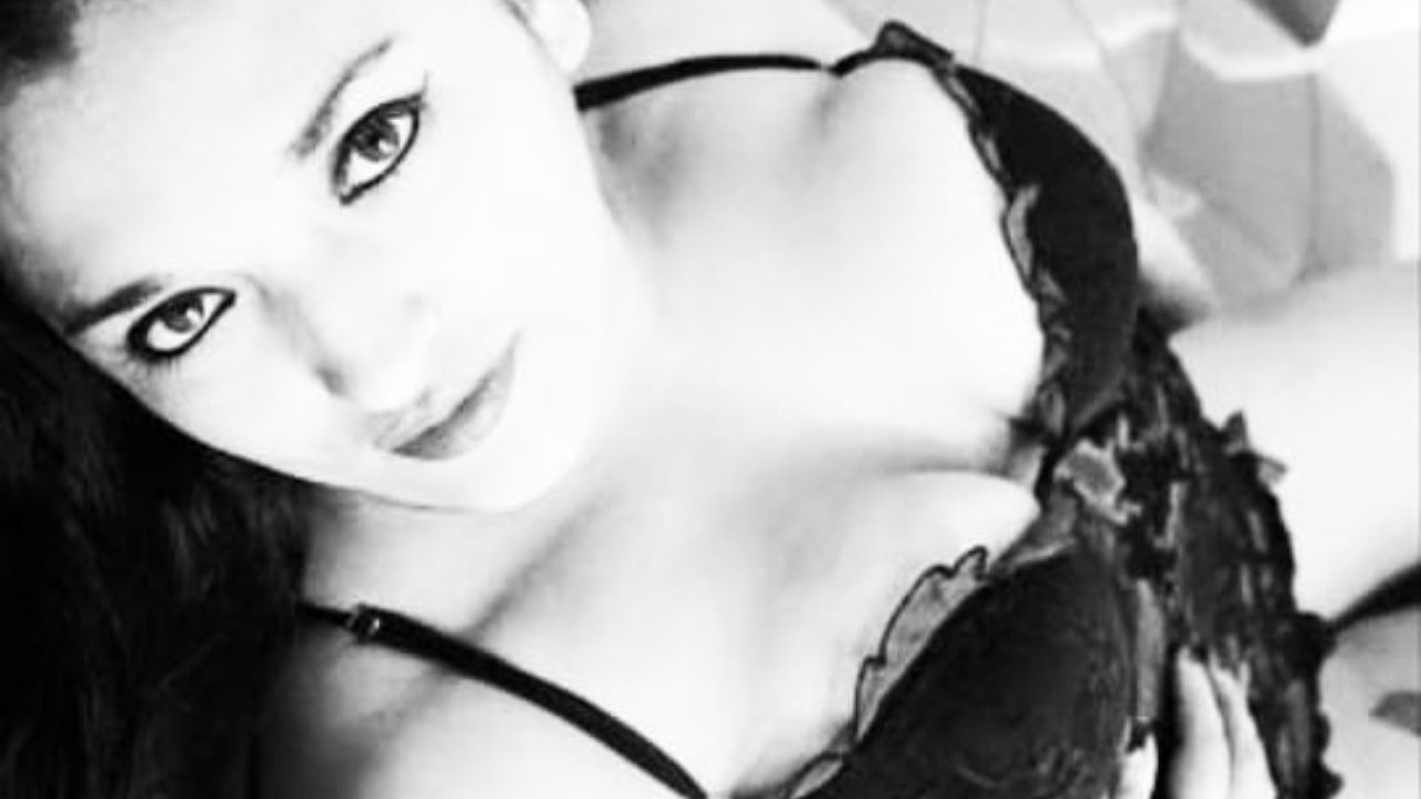 k************t : follando mis tetas y mi boca