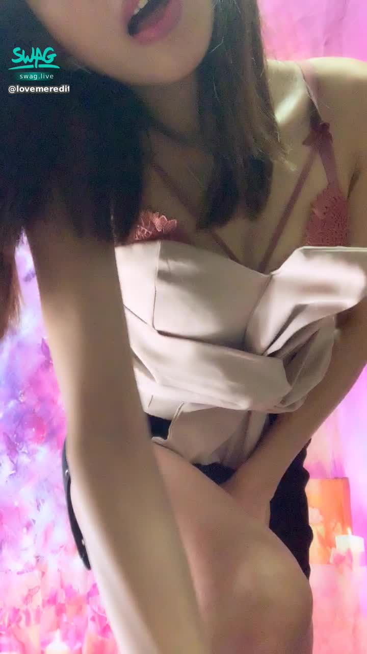 lovemeredith : 🧚‍♀️清純蕩女 vivi勾魂舉動誘惑是男人禁不起的誘惑💋，還不快插🎯