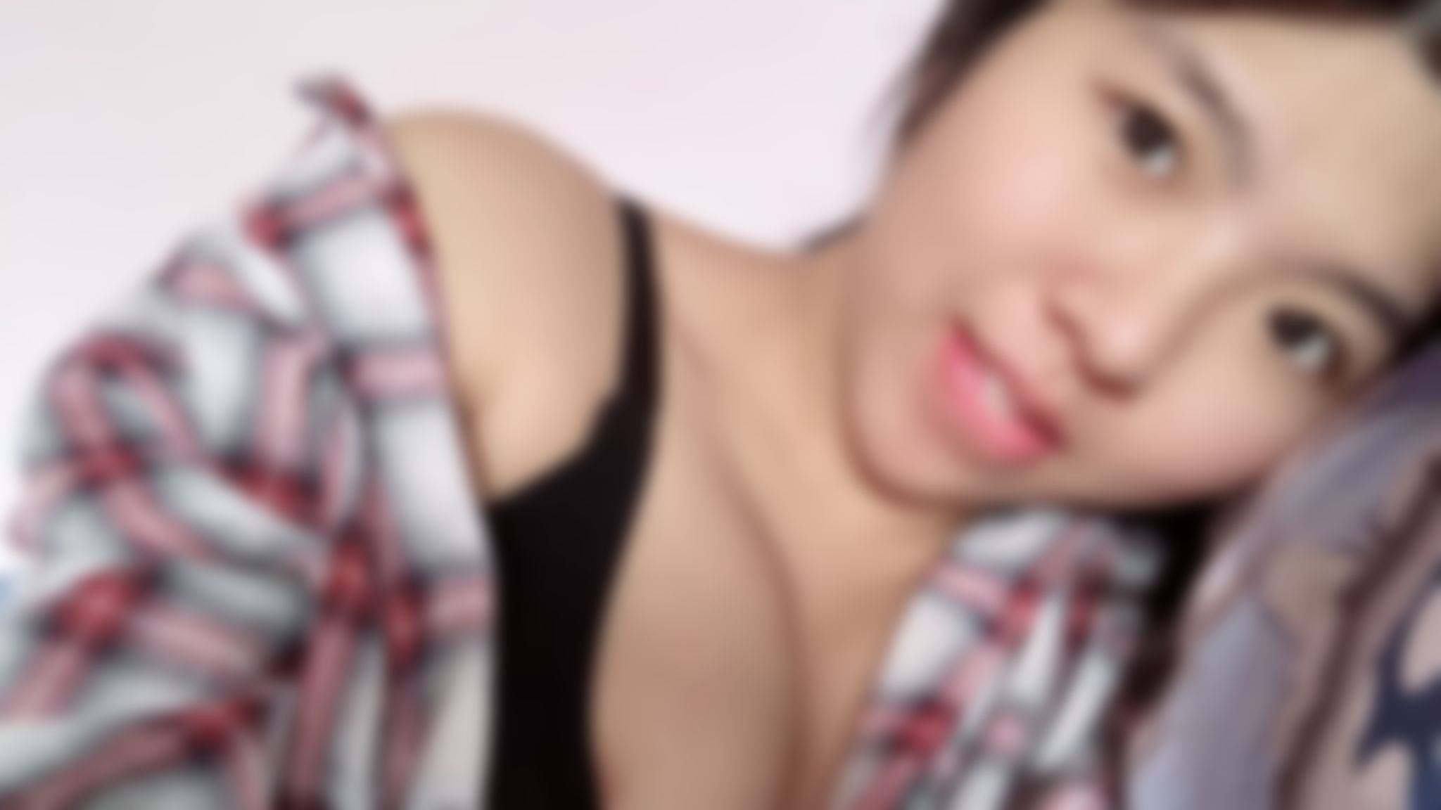 l**********n : 想看我的三點全臉同框🔞一副欠調教的模樣🔞你不能錯過我的身體☺️☺️☺️下半身很誠實的

只要你說圓圓很欠幹🌊我的穴穴就濕了
奶汁都噴出來了