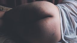 s*******m : 鳥叫的比我還大聲 原諒我的養的鳥鬧鐘⏰
男友早上都會晨勃 反正有個全裸女友在旁邊
當然就是側身準備.....?
#射胸部 #活塞運動 #日常早起