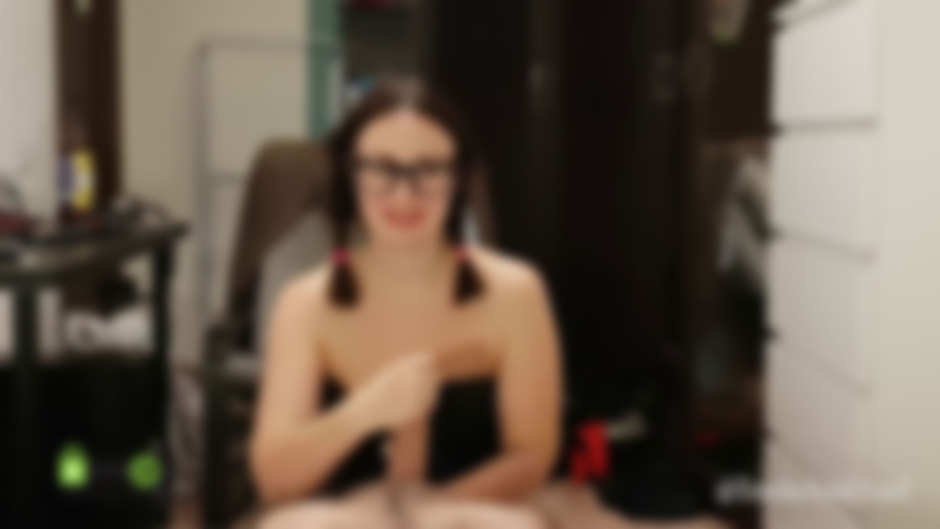 l****y : Preaty handsjobs