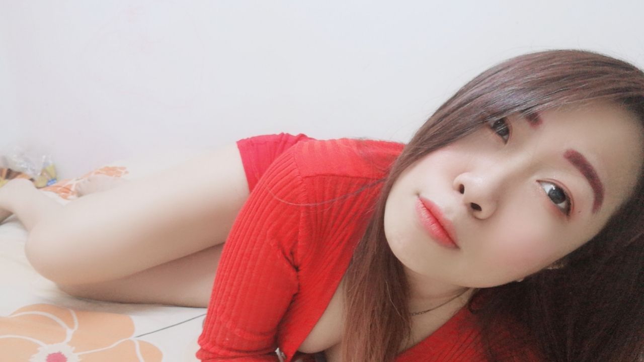 a*******i : 摆出各种性感POSE，像专业模特儿那样，希望可以当个最敬业的模特儿，让更多人欣赏，希望会有人来说加油啊宝贝，帮我解锁我所有作品。

「
🥰哥哥們沒有鑽石💎要儲值了嗎？在 2/25-2/29 點擊 ➡️ ( https://lihi1.com/BJff8 ) ⬅️ 這個連結進行儲值就可以囉 💖
」