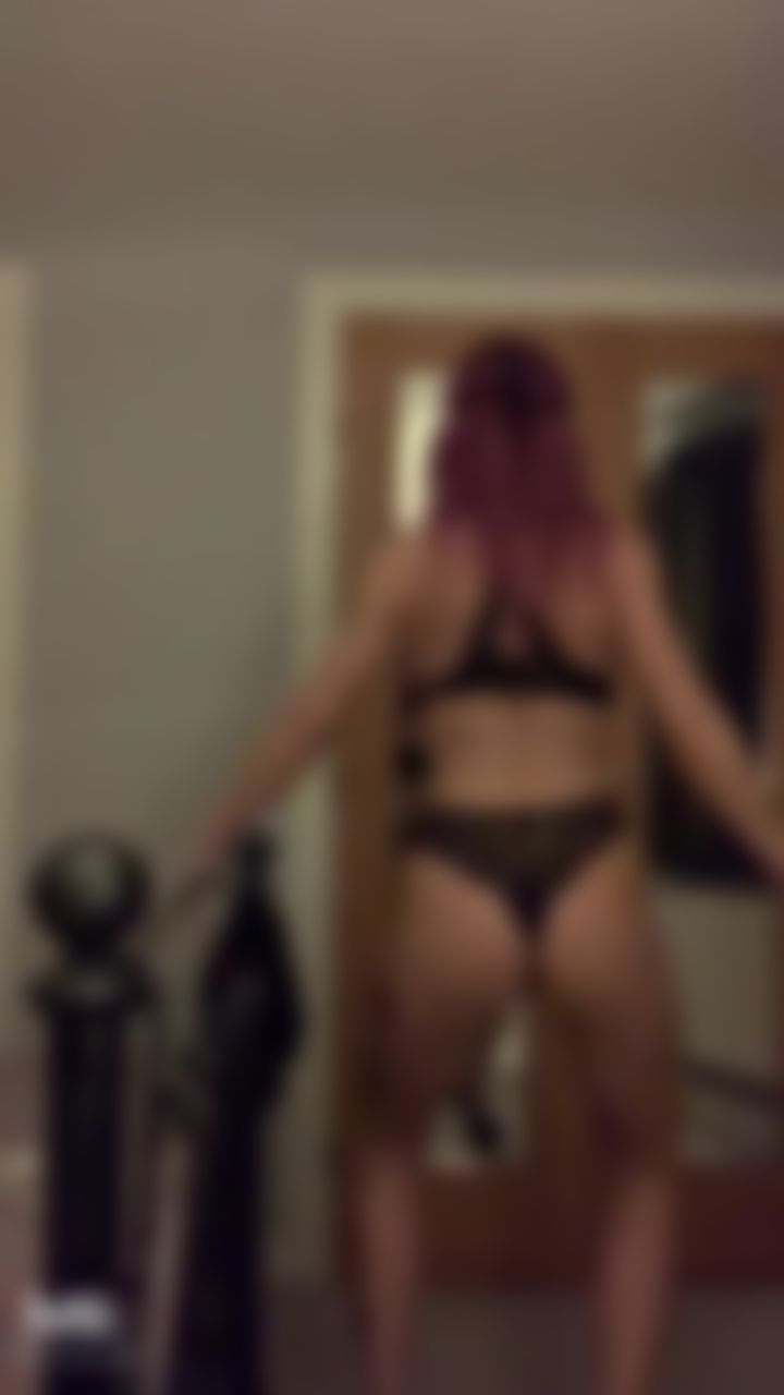 m*********x : sexy StreapTease 😍🔥