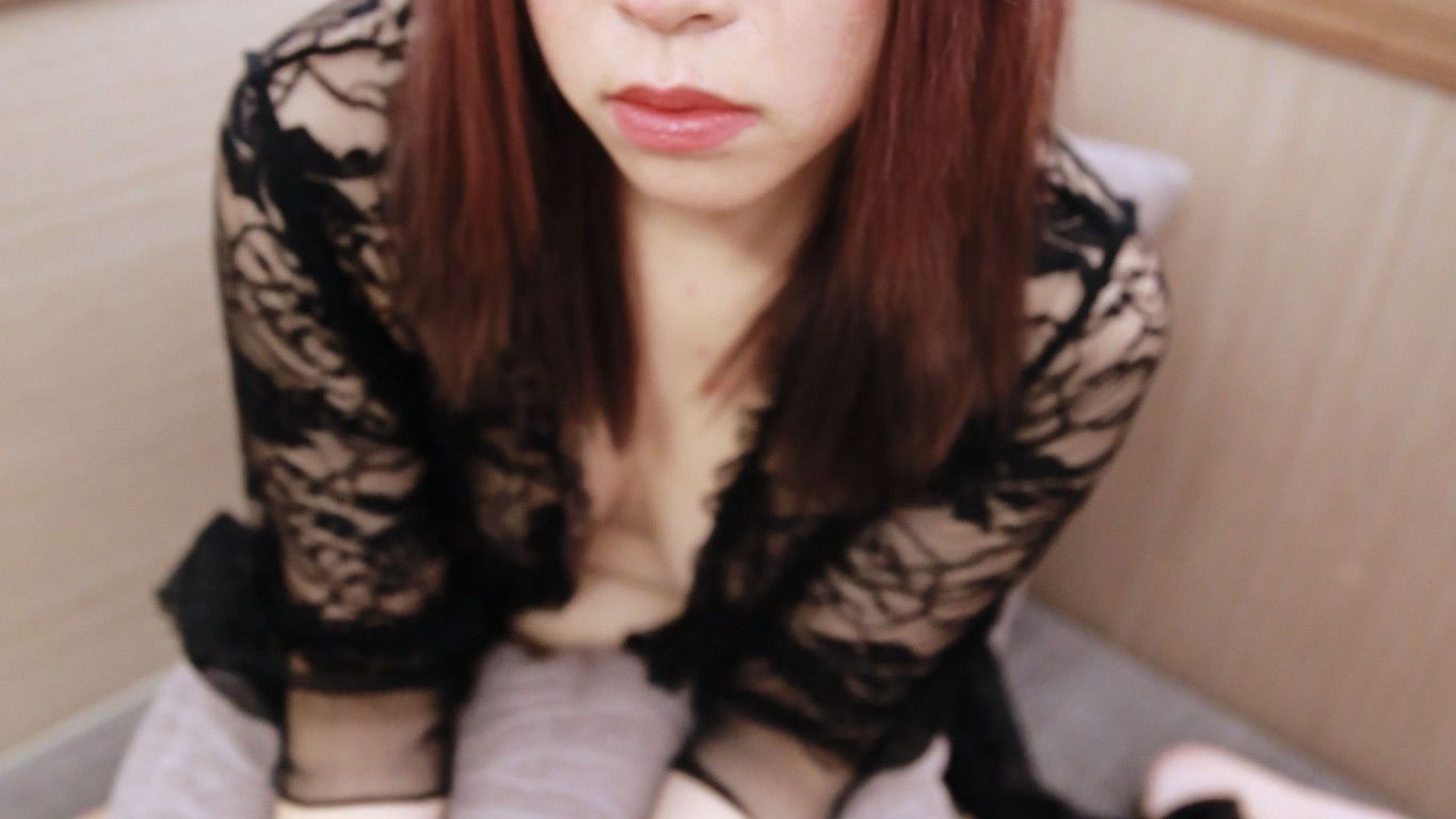 helenesexbaby : 主人的精液是小狐狸的深夜美食
深喉嚨口愛服務主人
再用沾滿小狐狸口水的肉棒
抽插小狐狸淫蕩的肉穴
肉穴發出淫穢的抽插聲響
最後再用嘴巴服侍主人到射精
將精液含在口中品嚐
再把滴落到主人肉棒的精液清理乾淨