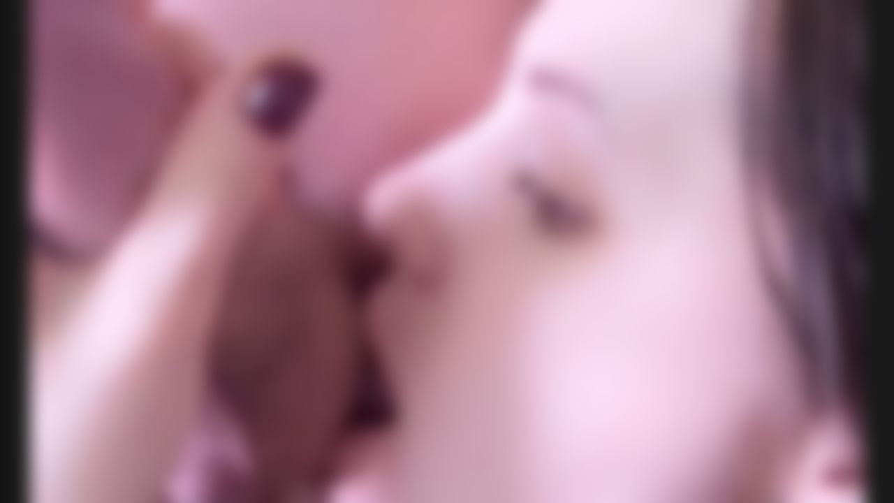 iriskaslut : deepthroat and sucking balls