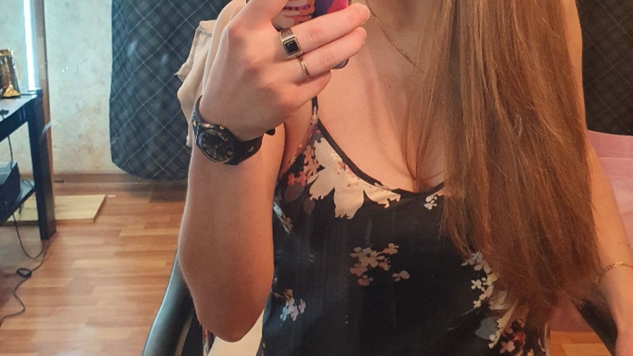 s**********m : very wet and Horny pussy, enjoying herself and wants to cum💦💦💦💥💥💥