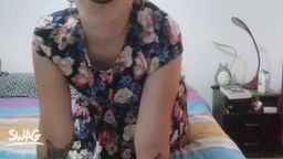 l*****y : Le saco provecho al uso de mi lindo vestido y te muestro cómo me lo quito y bailo sensual para ti. 😈