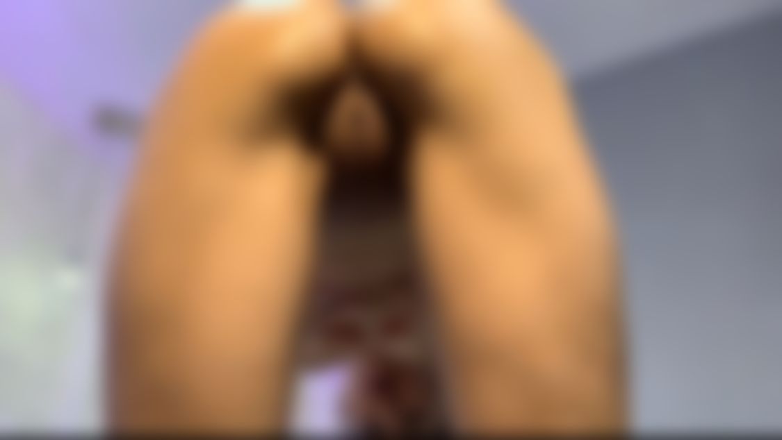 j*******n : teasing my ass with oil