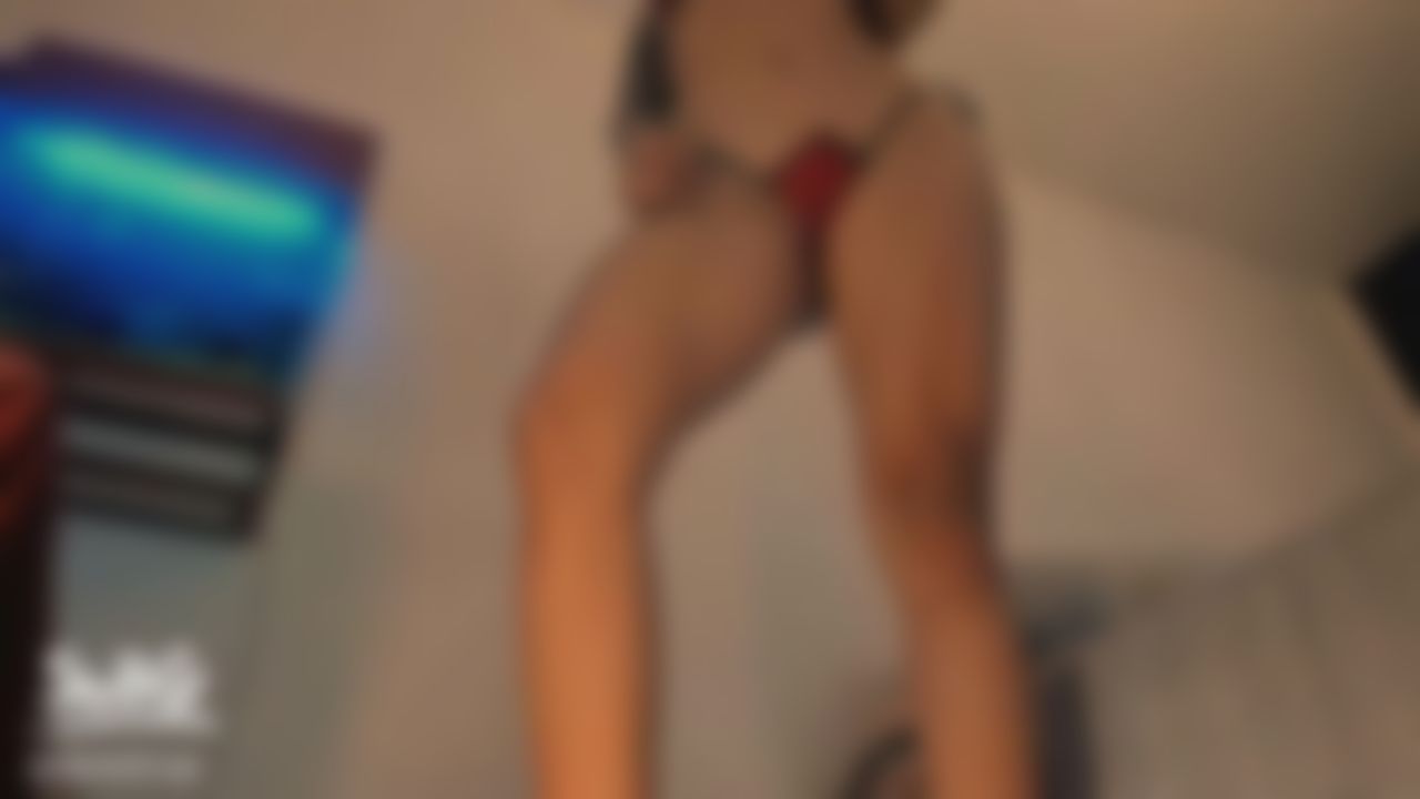  : Empece bailando y ternine follandome con mi dildo y usando mi hitachi rosado