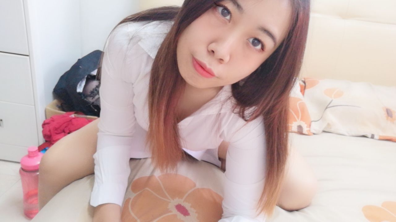 a*******i : 性感主播跳脱衣舞，哇看看那红色蕾丝内衣。天使的魅力有迷倒哥哥吗 ? 有喜欢天使吗 ？想不想 。。。。😜😊
哥可以多多陪天使聊天吗 ? 天使会怕寂寞的。