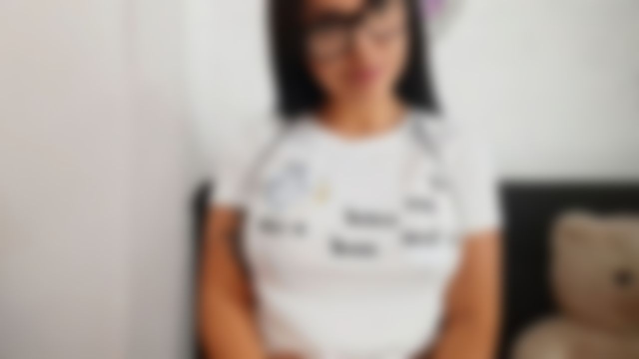 c**********v : mis tetas bailan al ritmo de la música