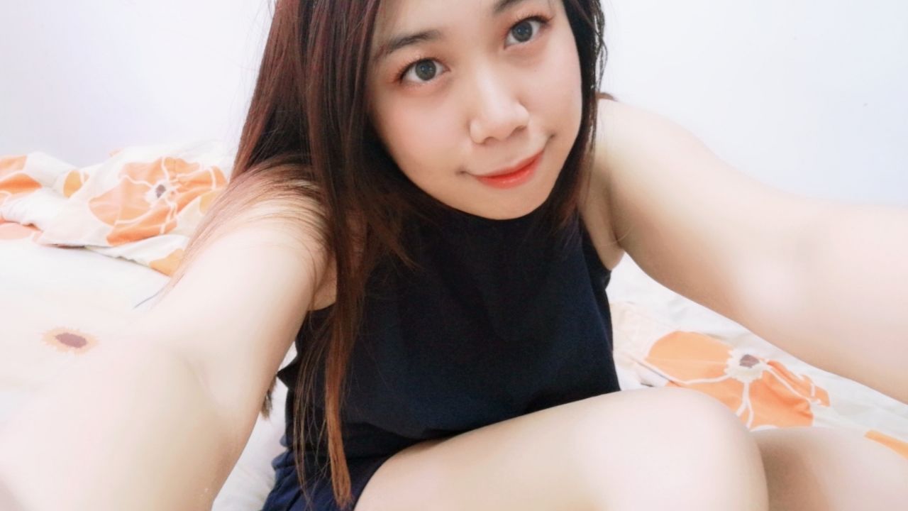 a*******i : 天使喜欢拍摄，有想过当网红，但女神我不配因为家里最亲的人非常反对天使当主播，天使非常伤心他尽然阻止我做喜欢的东西。没关系天使还是觉定偷偷做。所以天使每天都很努力找机会拍，把影片拍好。希望您们看到天使上传影片时都多多帮忙解锁。谢谢您喜欢天使😘😊