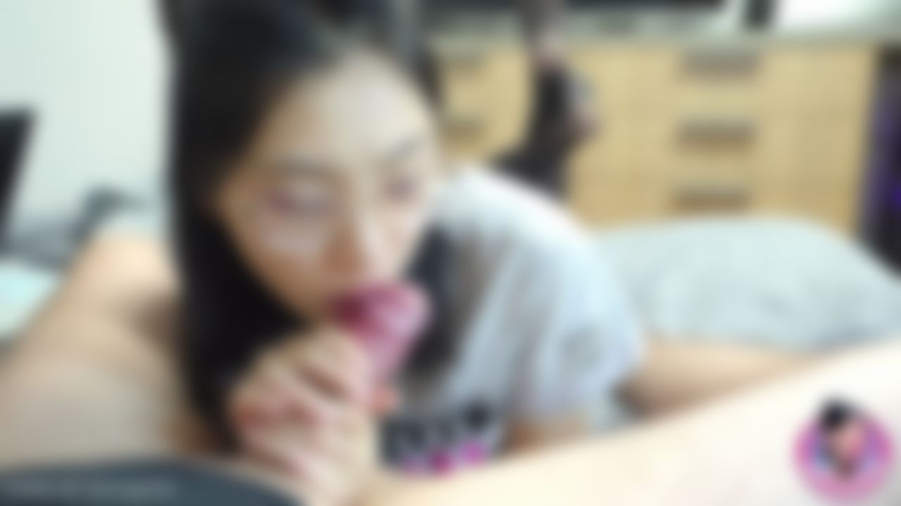 juneliu : 含有少量反向骑乘位黑丝足交
June Liu Playing GFE with sexfriend