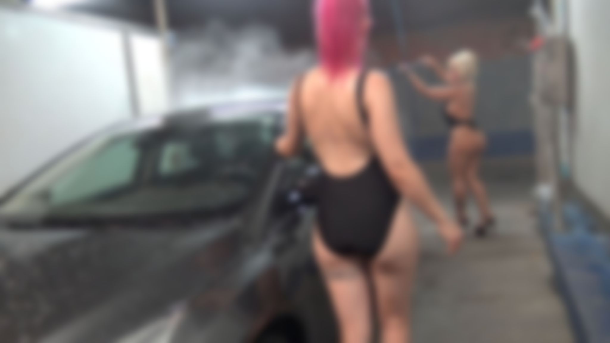 a*******d : I need to clean my car and Blondie Fesser helps me to wash it.