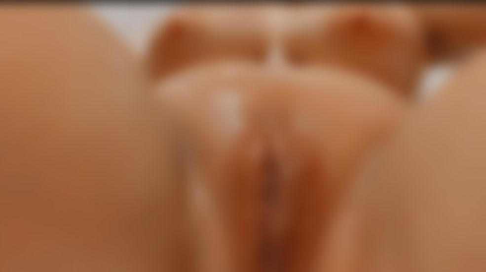 jess_macadam : I know you will like this sounds of wet creamy pussy🍌