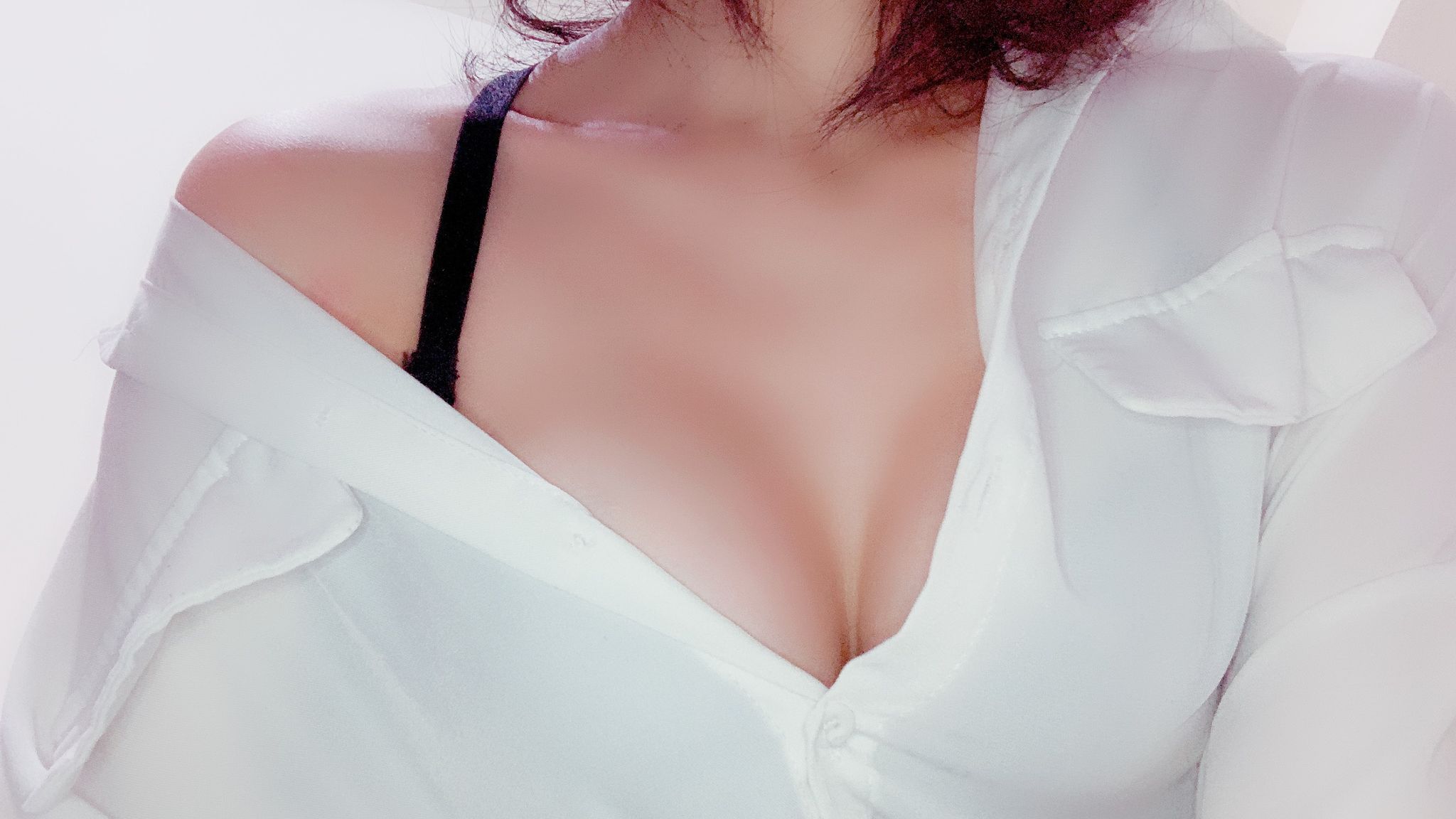 mollyflower : 真實早上會上演的😜男友躺在床上視角🔞要女友挑逗才願意起床🔥（含茉莉對話）