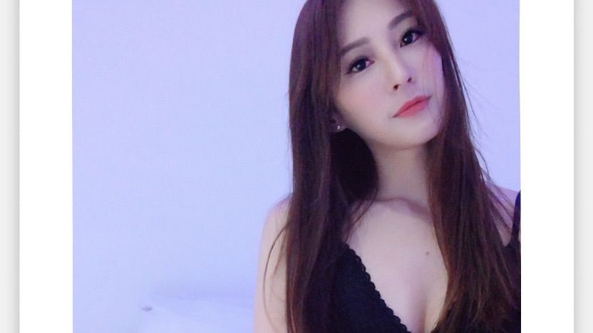  : 外面看不到🔞正妹開箱🎶「最短篇乳夾開箱&兔兔跳蛋雙穴玩」