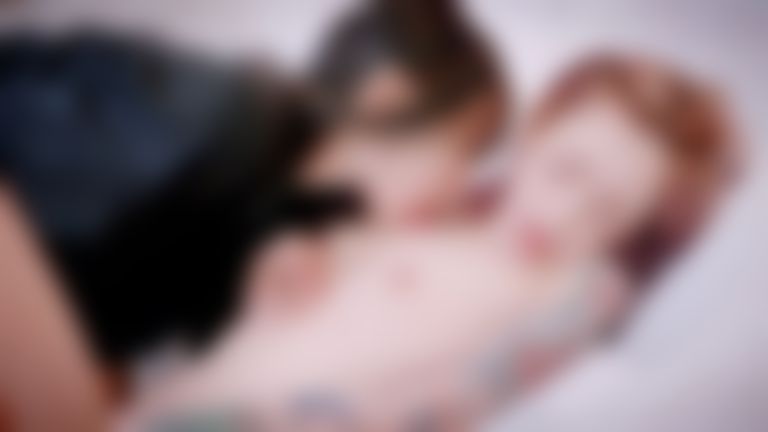 p*******y : [LES-0001] 第一次給女刺青師 挑戰「刺陰部！！」先讓我舒服高潮降低疼痛感，好特別～｜女女系列｜SWAG  @ponyhoney 影片