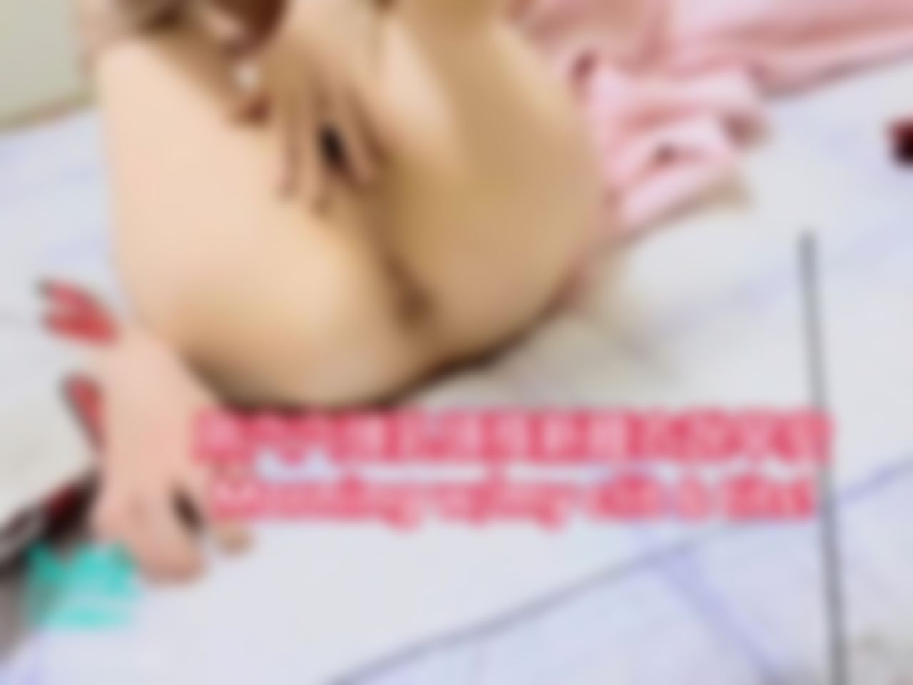 simonac : 裸睡起床用穴穴跟尖挺乳頭換上紅色絲質睡衣