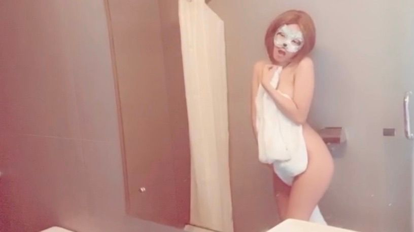 c*******e : Before shower , so horny always make masturbate 💦 fuck me babe 👄🔥