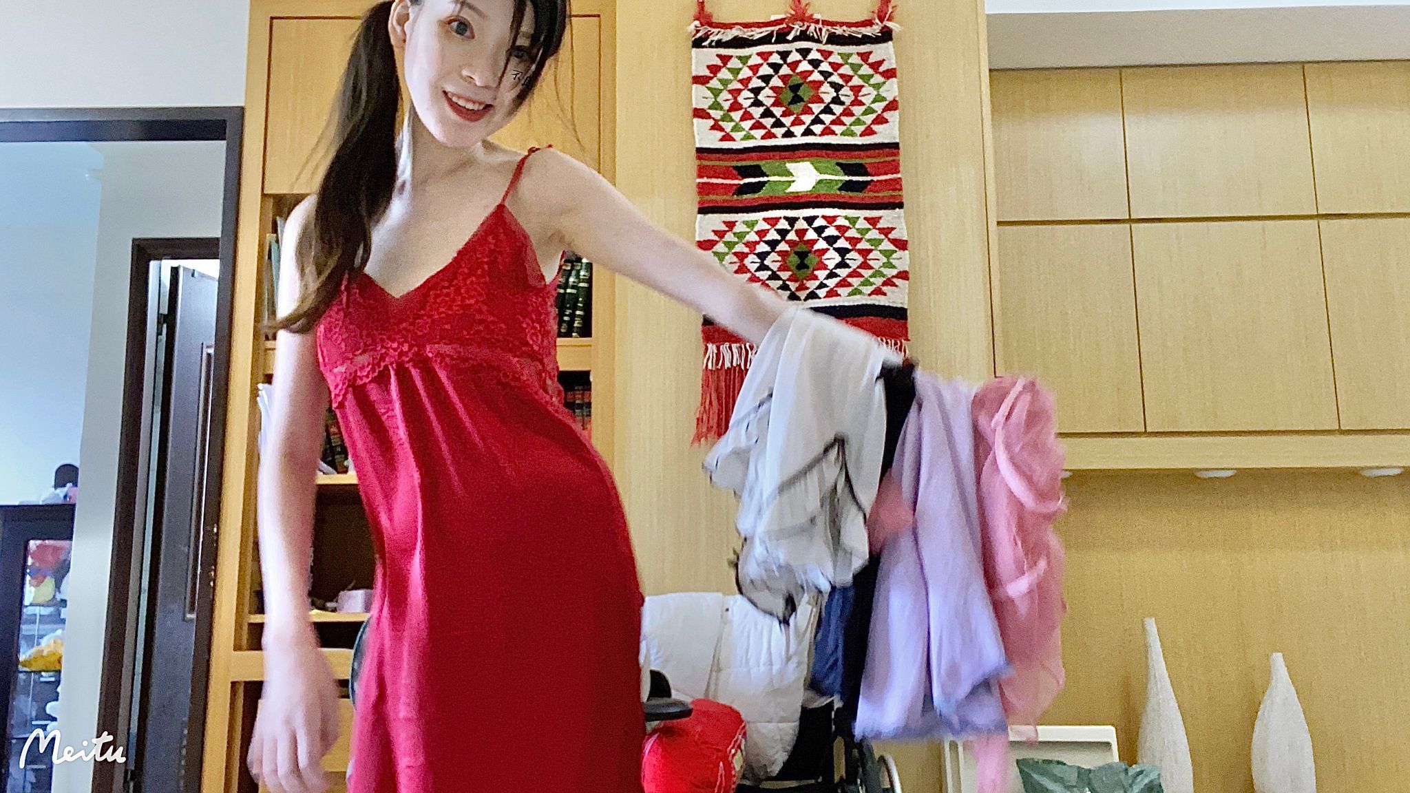simonac : 殘寶貝為哥哥們道買的五件性感睡衣變裝秀 /