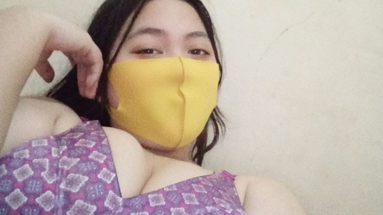 q******e : Women who have oral sex because of being horny🔥👅💧