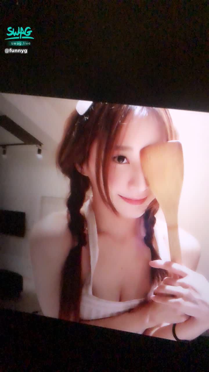 funnyg : 慰慰系列No3
https://go.swag.live/3teCprTvuNGtjYdU7

慾火焚身的🉑️🉑️廚娘
這紅蘿蔔看起來好像肉棒.. 🥕🥕
一邊做菜一邊想壞壞...
害得小廚娘拿起各種東西愛撫自己
打奶棒、鮮奶油玩乳頭...

啊....最後下面也流出鮮奶油了....💦💦

🥚解7長片再送一部大尺私藏🍳🍳
♥️♥️