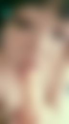 n******e : 啦啦隊女孩舔肉棒發出呻吟