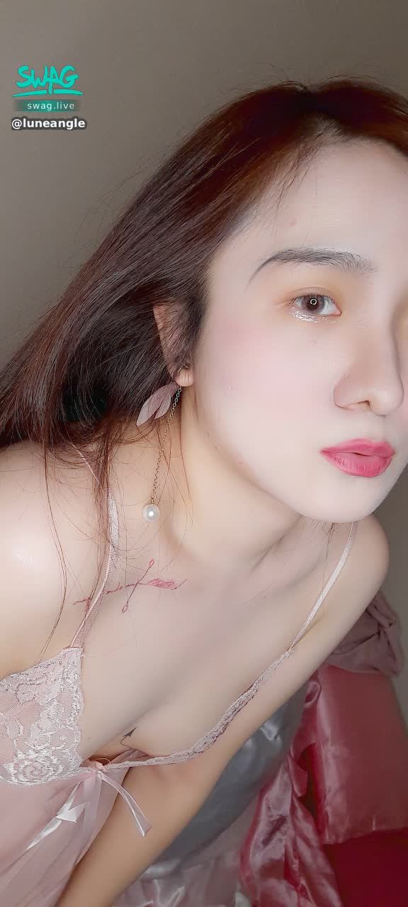 l*******e : 哥哥要一起睡嗎？