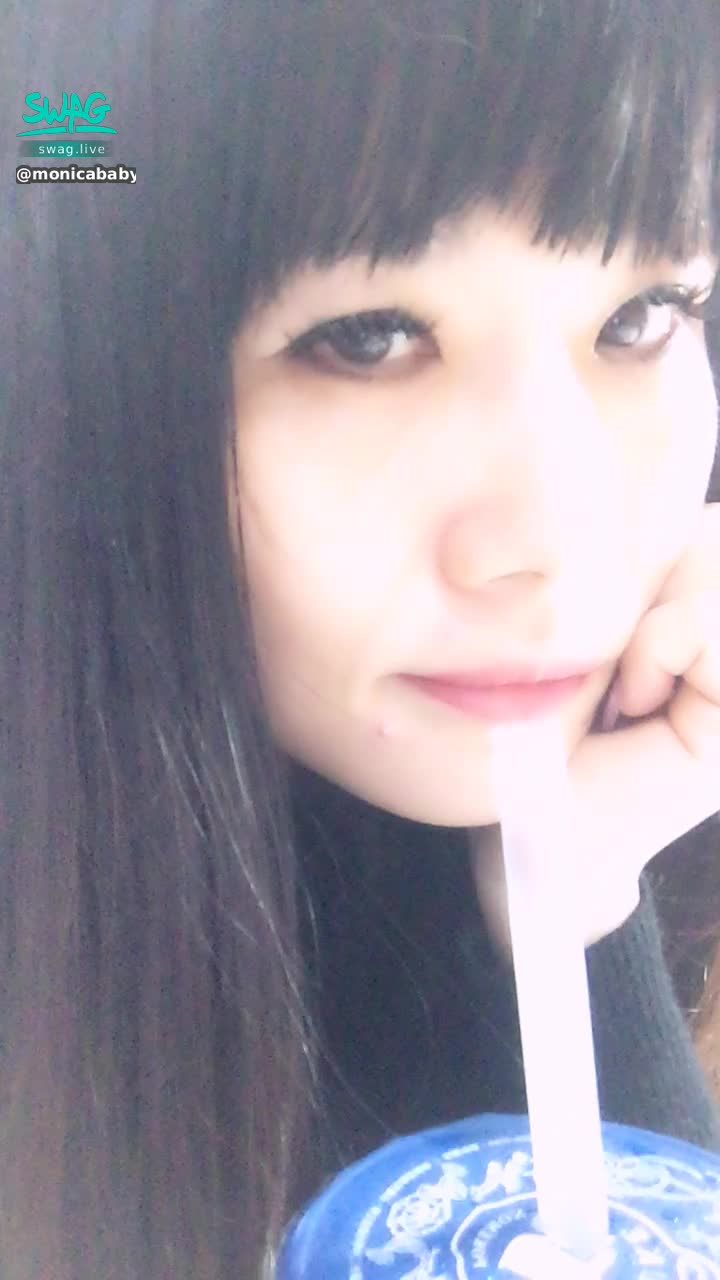m********y : （露臉）寶貝，啾一個💋💋💋💋