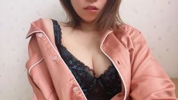 cuteninibaby : 圓潤的乳房、粉嫩的奶頭、無毛粉穴,偷拍的視角讓你體驗偷窺的快感!
如果想探索我的身體那至少要看20遍
私訊我,讓我知道你有多渴望得到我(可得到神秘小禮物唷❤️❤️