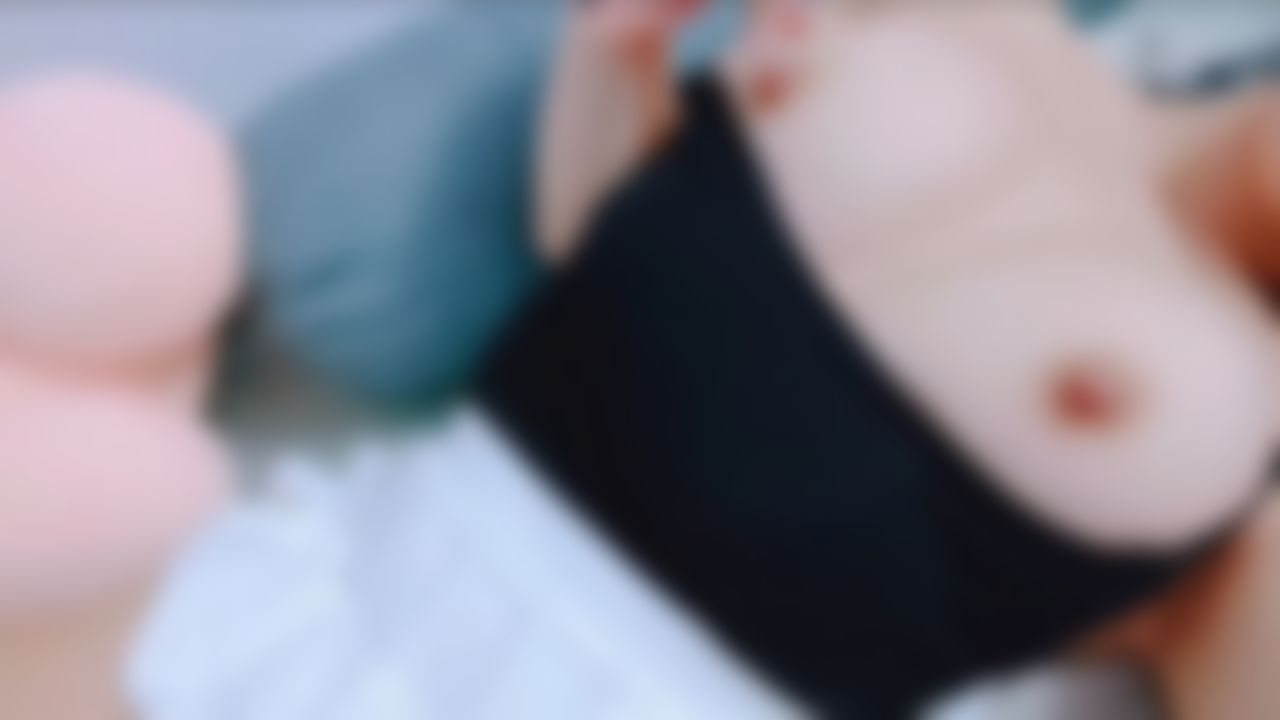 l*******g : 只能自己玩玩具 又嫩又小的妹妹 炒鸡喜欢棒棒呢❤️