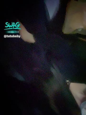 t******y : 在計程車上偷偷摩擦縫縫取暖可以嗎😳❤️