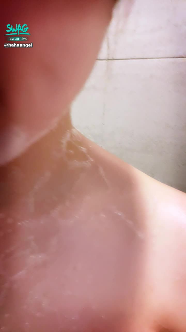 h*******l : 可以幫我舔掉這些泡泡嗎💦👅