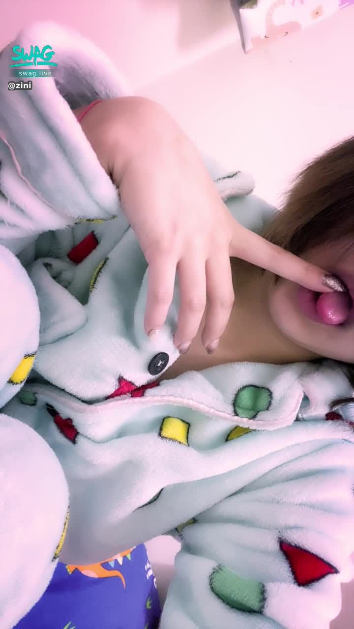 chavalove : 我這有個凹骨 射歪好像也沒關係ㄛ～😏