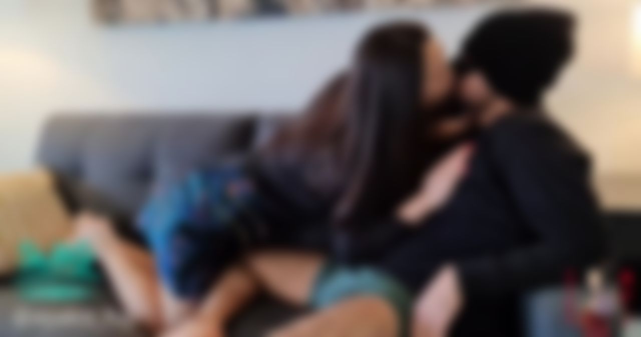a********i : Japanese girl fucking on Sofa