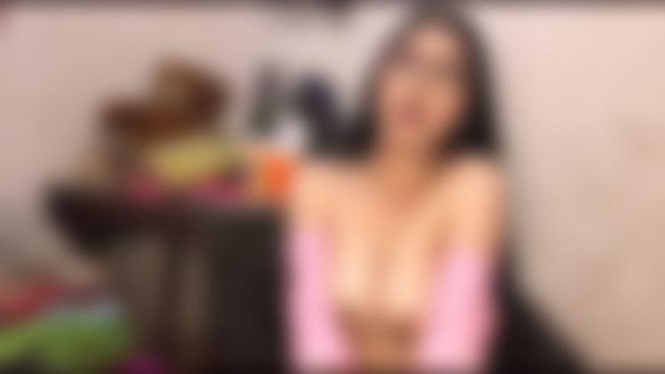 babysyii : feel horny after working💦