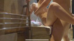 ninamoonlight : 突然被表哥從後面抱住,就開始做了起來,還被抱到台子上抽插😍