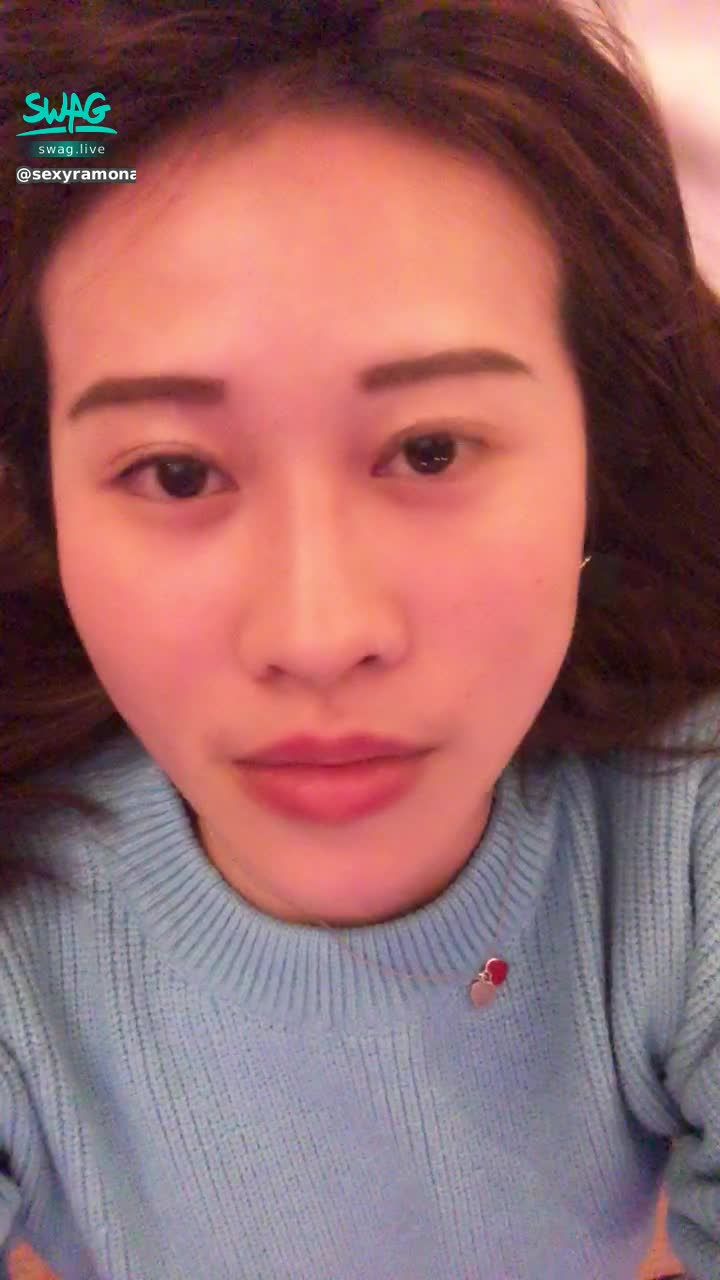sexyramona : 想要我這樣

躺著看著你嗎
💋💋💋💋

我就想要你這樣俯瞰我

我這樣挑逗你
😚😚😚