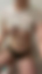 b********e : 好久不见呀大家 馒头终于回来了🥰希望这次回来大家能多多支持我哦🥺這次回來饅頭也會盡量帶給大家很多驚喜 偷偷告訴你們🙈 饅頭買了棒棒 今晚記得要解鎖饅頭的限時動態 來看饅頭噴水喔 好嗎❤️❤️❤️