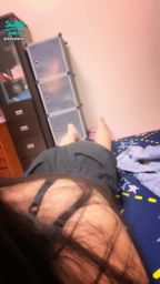 s******a : 真理褲系列🖤趴著從後面來😍
拉著我的頭髮又打我的屁屁✋😈👻
莉娜淫蕩喊著我還要🔊🔊🔊